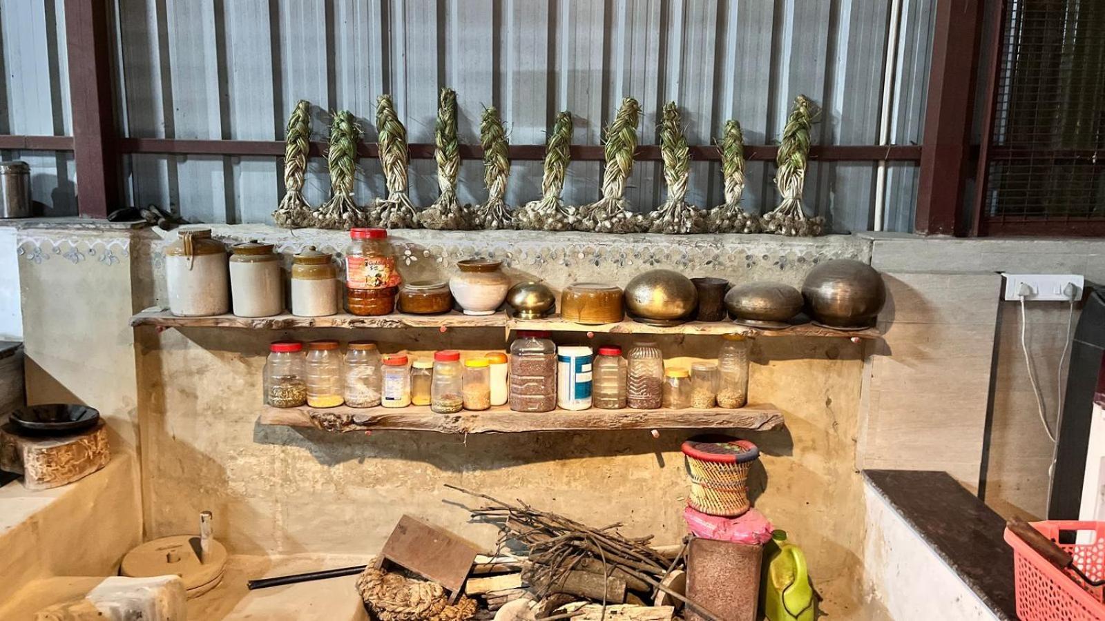 Shobhayan Inn, Airport Railway Station Pickup Free Ayodhya Eksteriør bilde